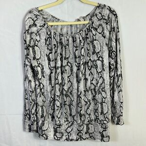 Ellen Tracy Size Large Animal Print Black and Gray Long sleeve Top Like New